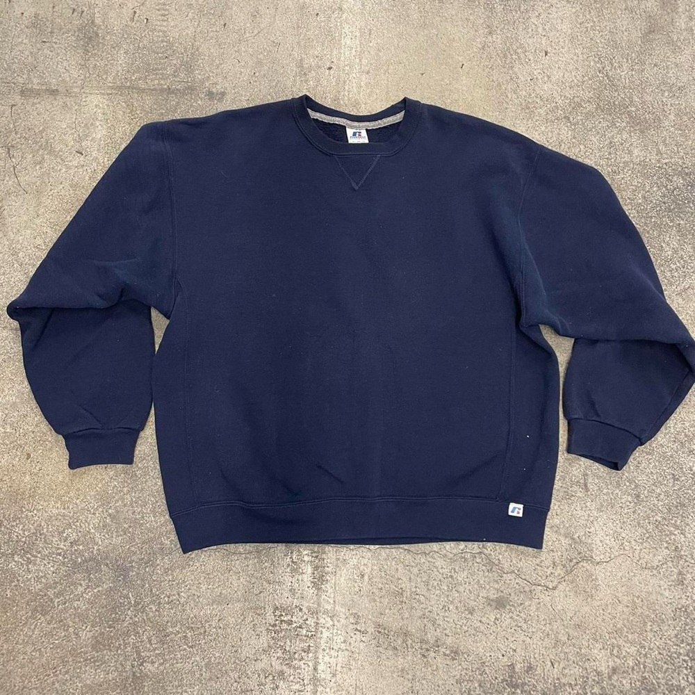 Russell Athletic Vintage 90s Men's Navy Crewneck Sweater